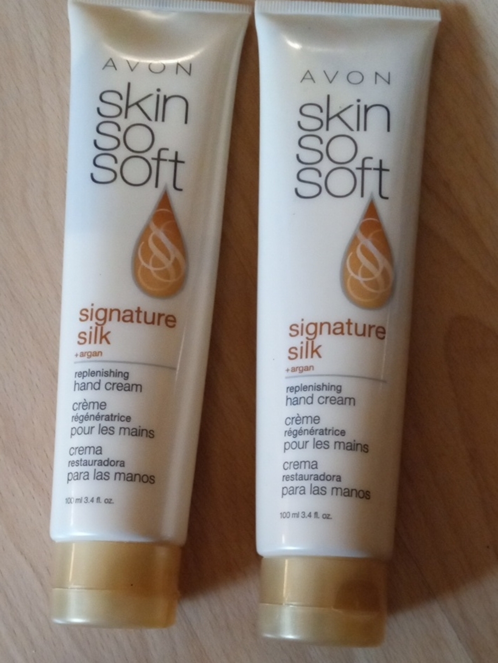Avon Skin So Soft Signature Silk Replenishing Hand Cream - White & Gold